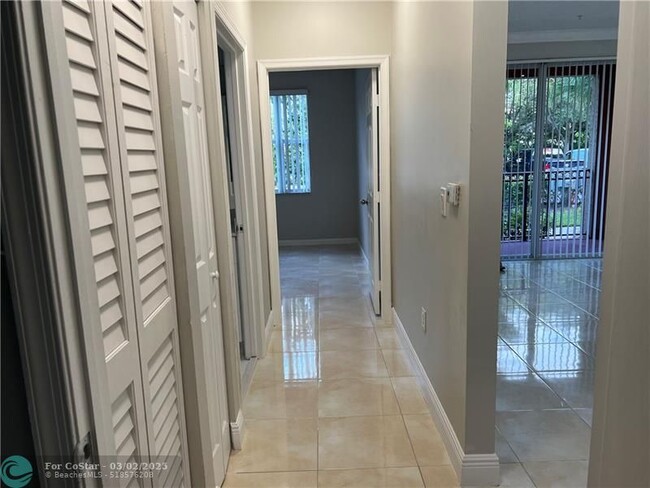 Building Photo - 4602 SW 160th Ave