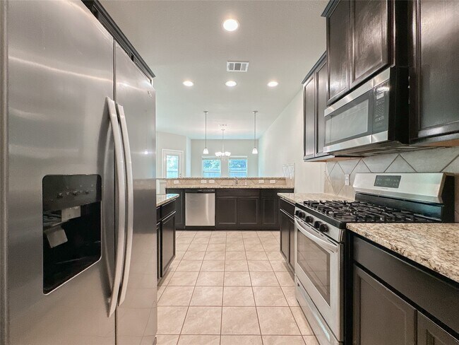 Building Photo - 105 Camelot Pl Ct