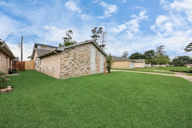 Building Photo - 14810 Scotter Dr