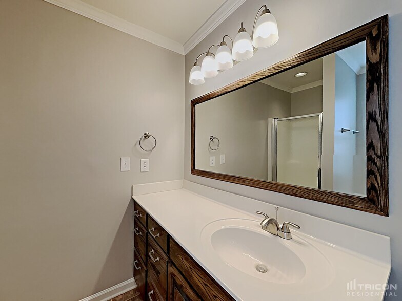Building Photo - 8731 Water Iris Ct