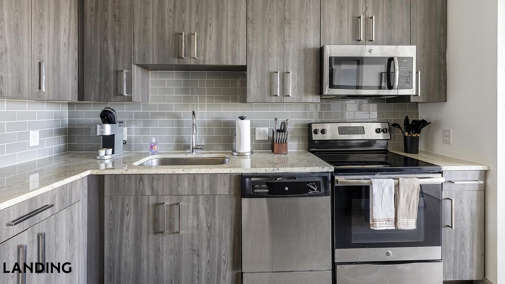 Building Photo - 101 S Center St