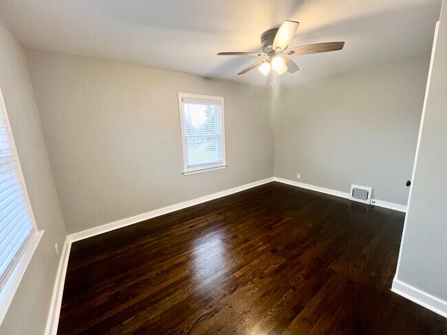Building Photo - 2224 Taylor Ave