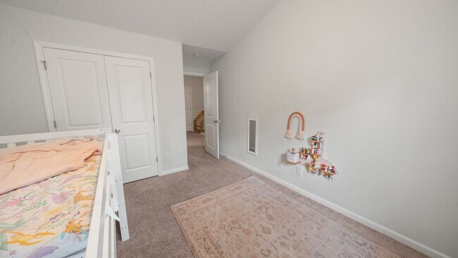 Building Photo - Stylish 3 Bedroom Townhome in The Commons – Richmond Hill Living at Its Finest