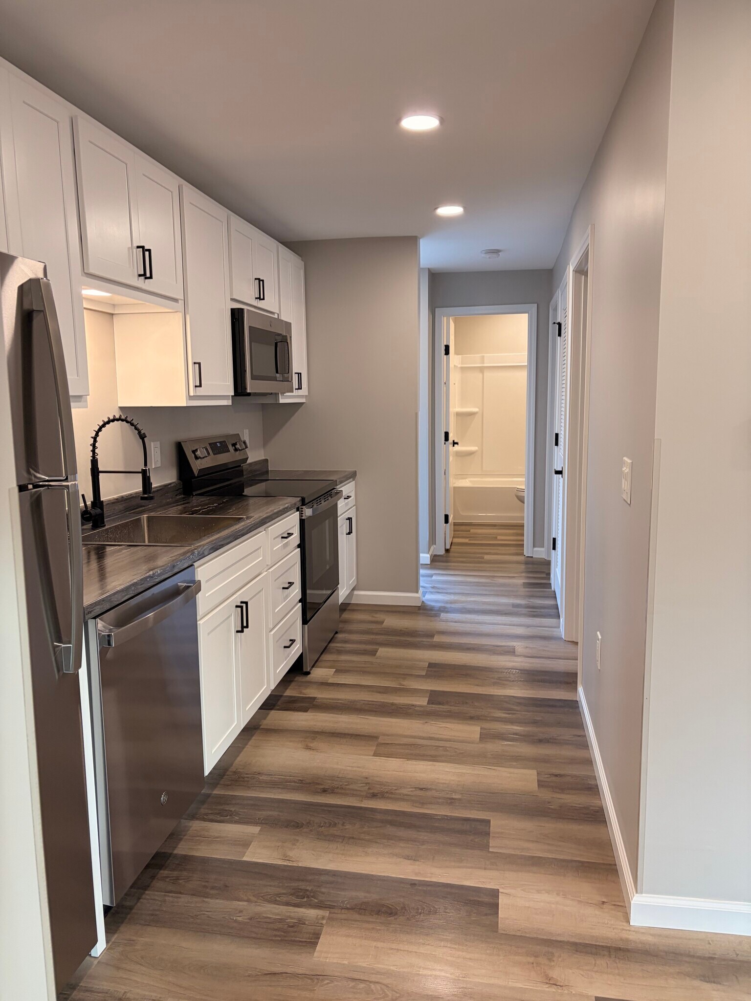 kitchen - 1 Holding Ln