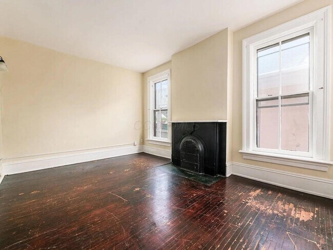 Building Photo - 41 Kings Ct