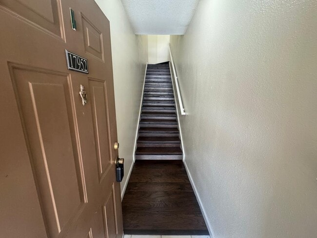 Building Photo - 17952 Villa Creek Dr