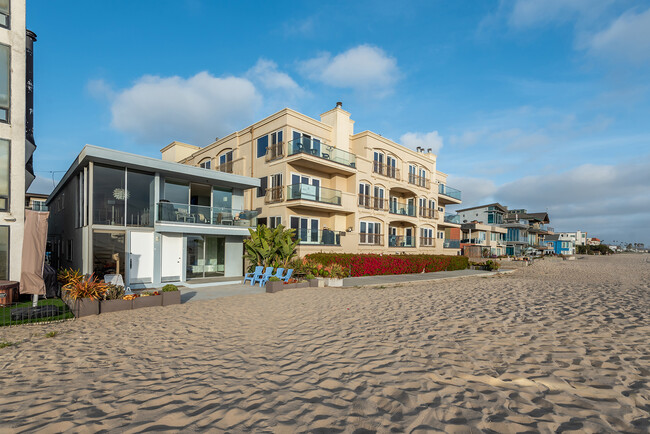 Building Photo - 6307 Ocean Front Walk