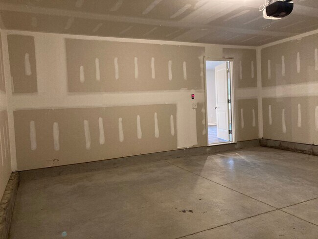 Building Photo - 117 Elegance Wy