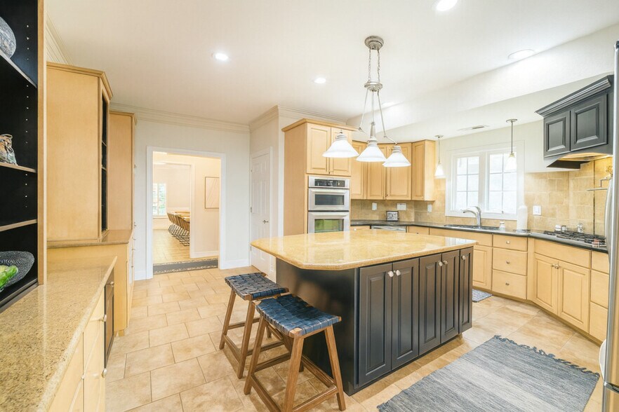 Building Photo - 3115 High Ridge Rd