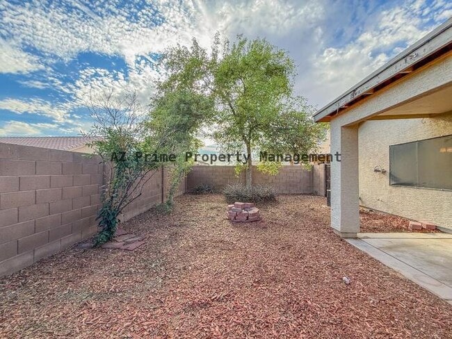 Building Photo - 12605 W Shaw Butte Dr