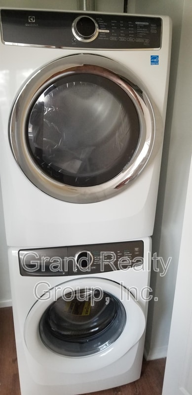 Building Photo - 25151 W Lincoln Dr