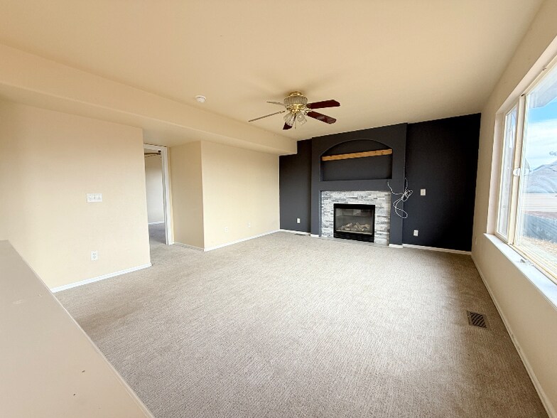 Building Photo - 7023 Bonnie Brae Ln