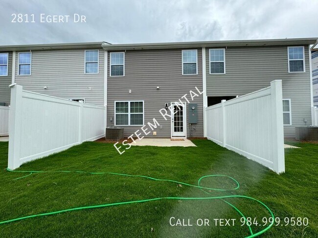 Building Photo - 2811 Egert Dr