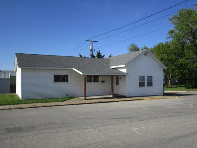 Primary Photo - 815 W Michigan St