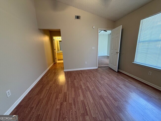 Building Photo - 95 Talbot Ct