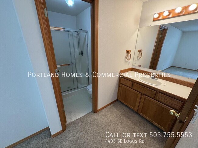 Building Photo - 4403 SE Logus Rd