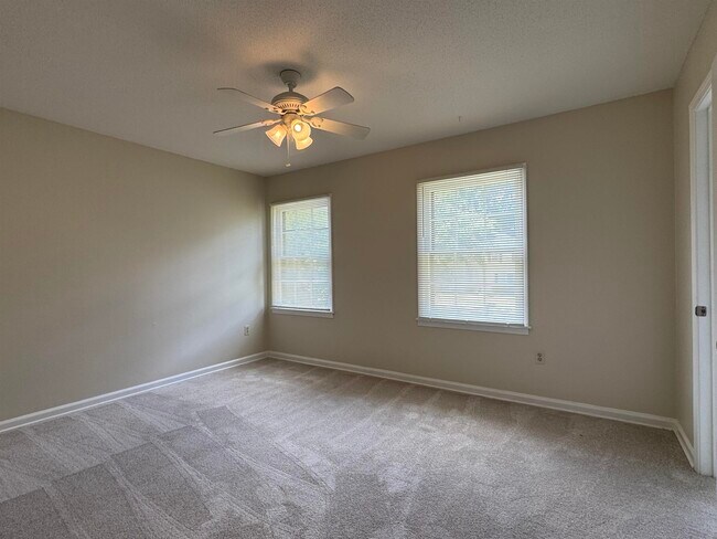 Building Photo - 5659 Hinton Pl