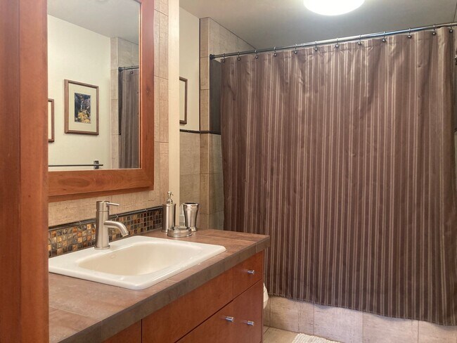 Building Photo - 1201 Main Ave