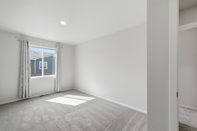 Building Photo - 3642 Ronald Reagan Ave