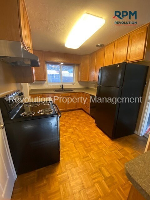 Building Photo - "Charming 2-Bed, 2-Bath Retreat in Ogden –...