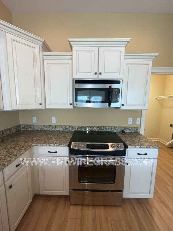 Building Photo - 306 Hidden Creek Cir