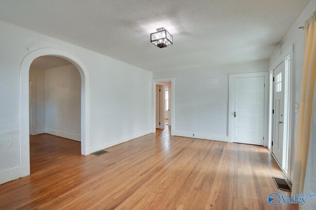 Building Photo - 1611 Beirne Ave NE