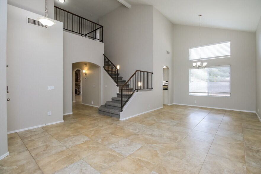 Building Photo - 20 N Nielson Ln