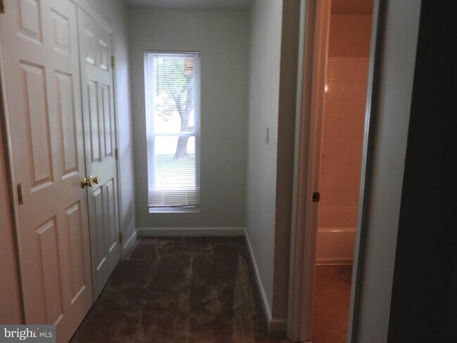 Building Photo - 15531 Peach Walker Dr