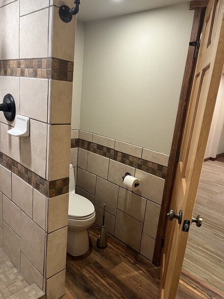 Building Photo - 208 4th St