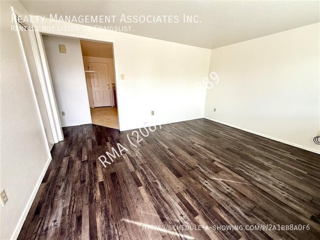 Building Photo - 4303 Rose Hill Ct