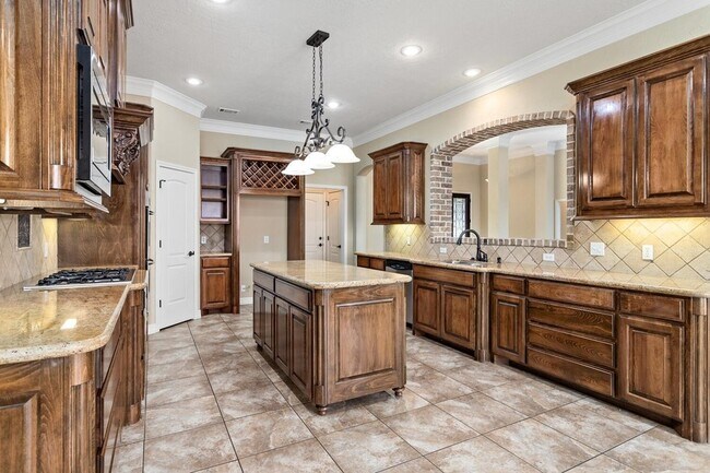 Building Photo - 3525 Windrose Dr