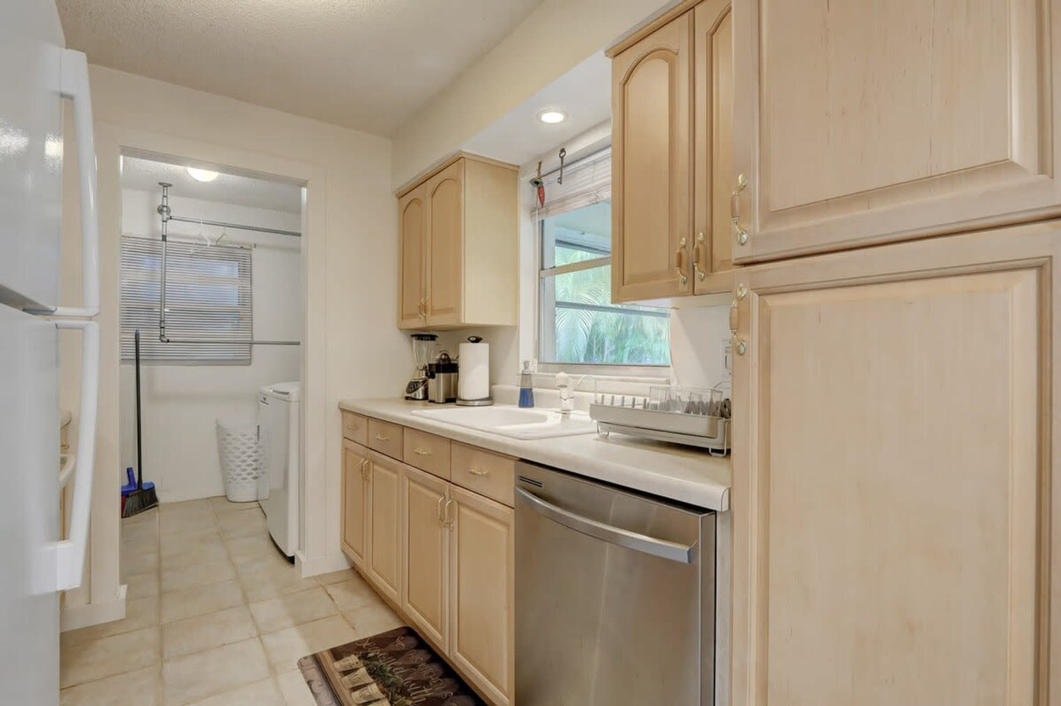 Building Photo - 10325 Tarrah Ln