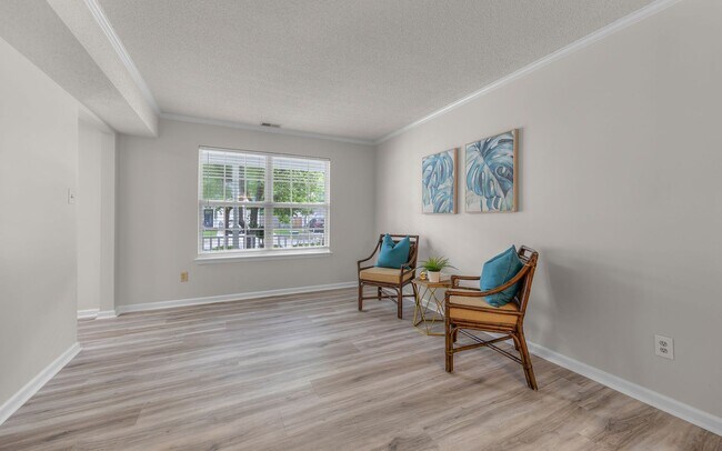 Building Photo - READY NOW!! 4-Bedroom Home w/Attached Garage! Pet Friendly - Fenced Backyard - MUST SEE!