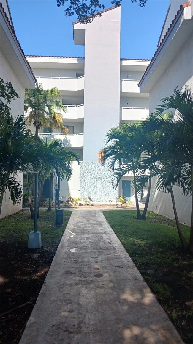 Building Photo - 8335 SW 152nd Ave