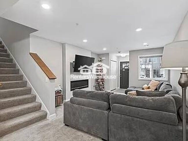 Building Photo - 25584 3rd St W