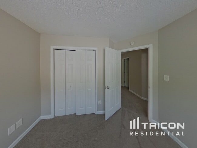 Building Photo - 5753 Village Loop
