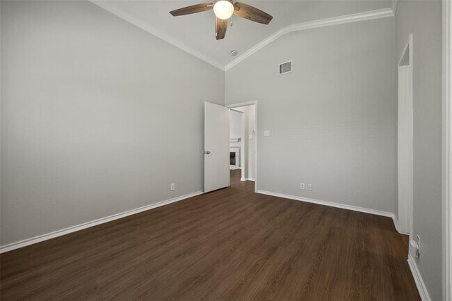 Building Photo - 16702 Shipshaw River Dr