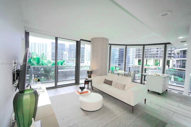 Building Photo - 55 SW 9th St