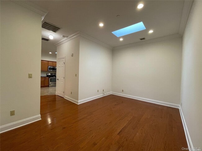 Building Photo - 328A Main St