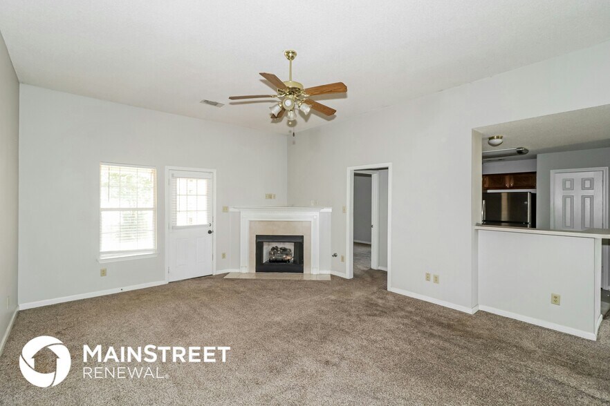 Building Photo - 1136 Breezy Valley Dr