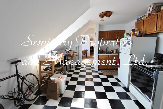 Building Photo - 3311 N Hoyne Ave