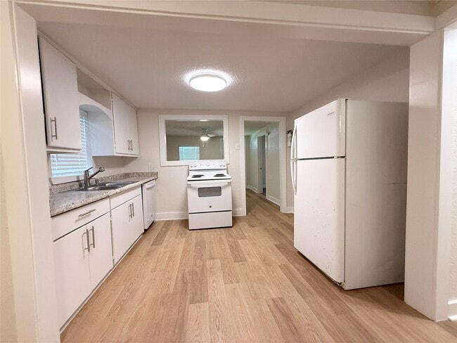 Building Photo - 14070 S HWY 288