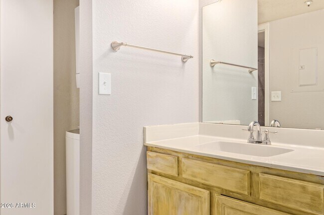 Building Photo - 10610 S 48th St