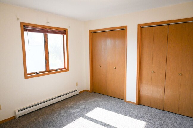 Building Photo - 916 Montana St