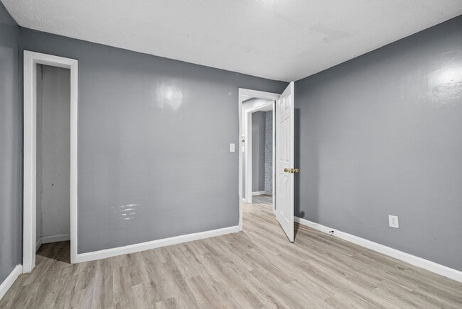 Building Photo - 715 Elder St