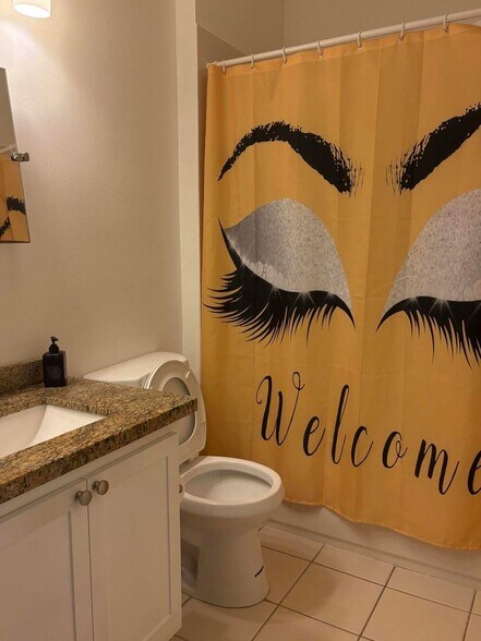 Building Photo - 833 Millbrae Ct