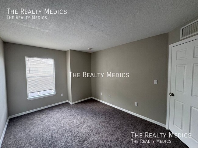 Building Photo - 2793 Club Cortile Cir