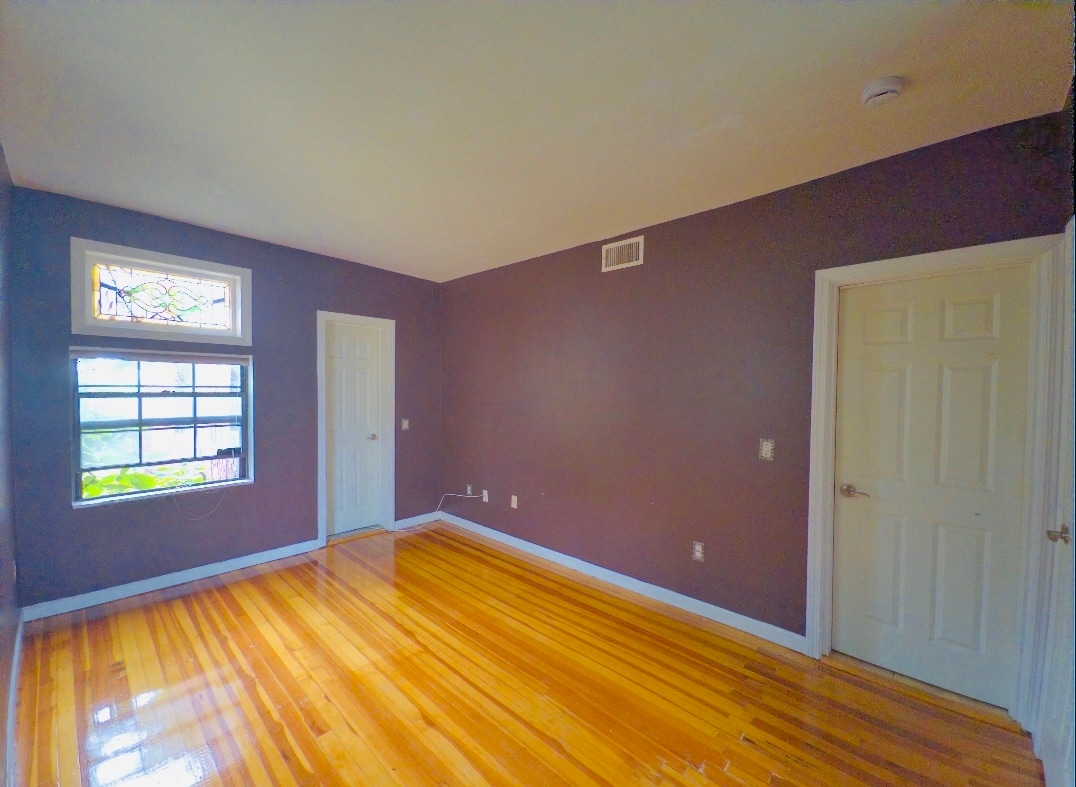 Building Photo - 421 Wethersfield Ave