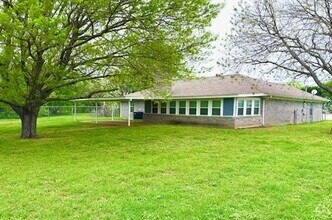 Building Photo - Charming 3-Bed, 2-Bath Home in China Sprin...