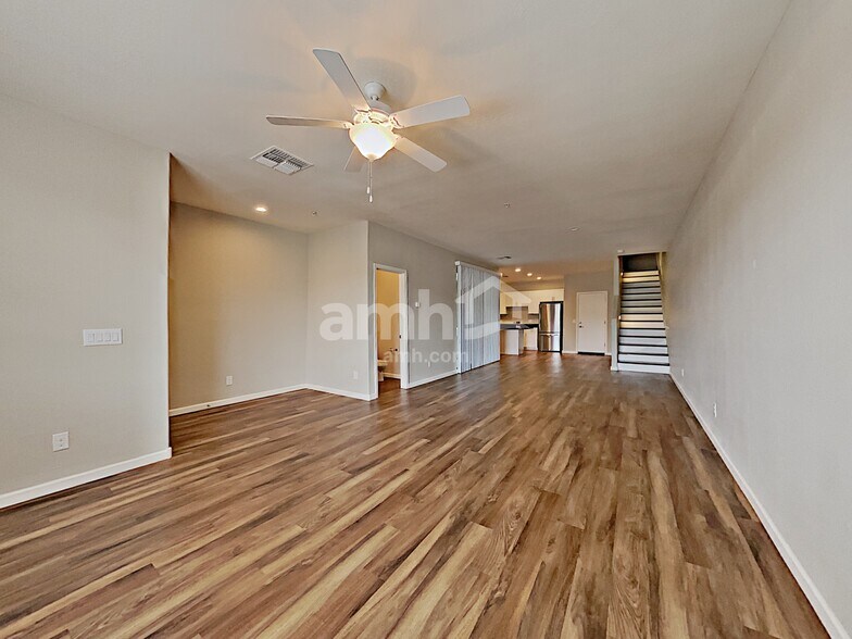 Building Photo - 20747 W Maiden Ln
